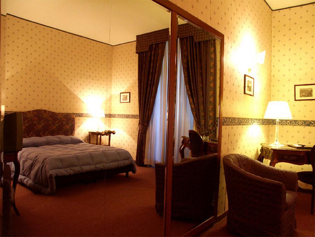 Hotel Nuovo Rebecchino Napoli Camera foto