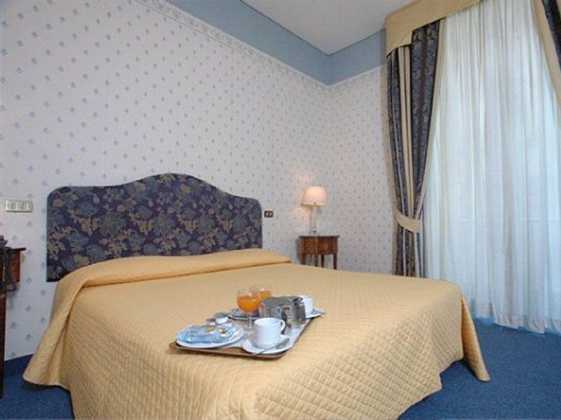 Hotel Nuovo Rebecchino Napoli Esterno foto