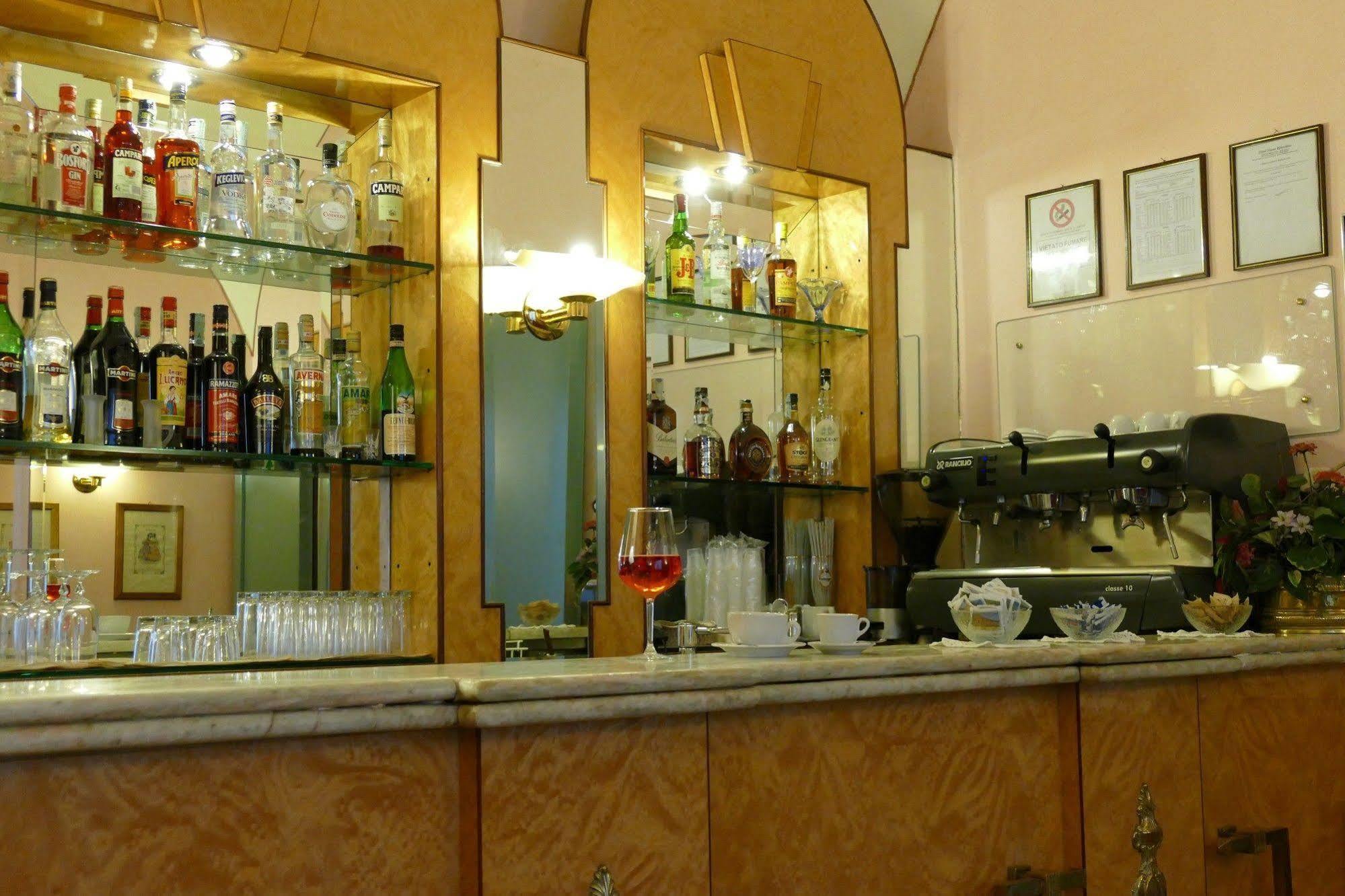 Hotel Nuovo Rebecchino Napoli Esterno foto
