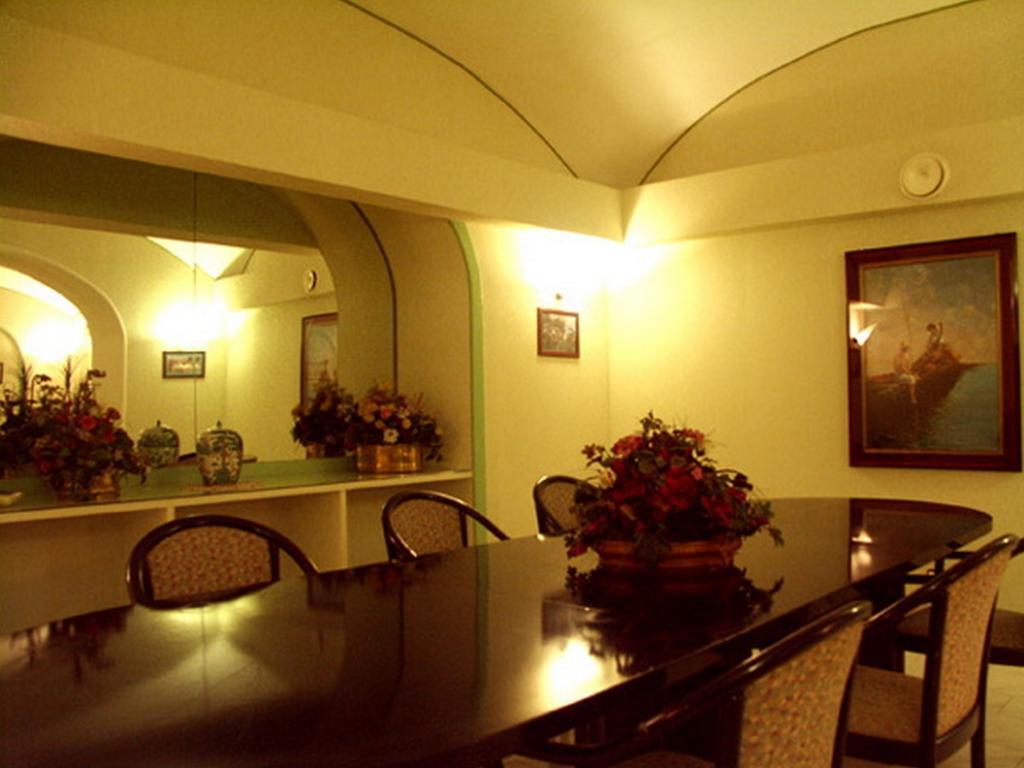 Hotel Nuovo Rebecchino Napoli Servizi foto
